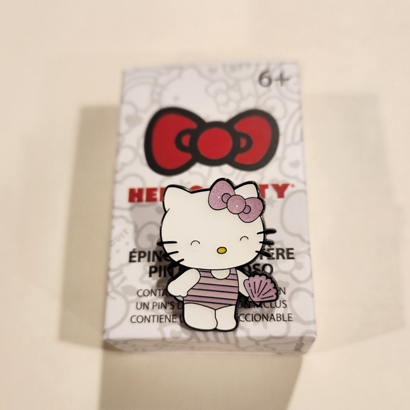 Loungefly Hello Kitty Summer Glitter Mermaid Blind Box Enamel Pin Sea Shell Open - Picture 10 of 10